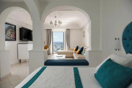 Eden Roc Suites - 449