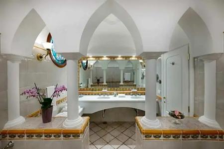 Eden Roc Suites - 247