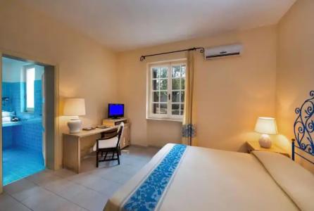 Is Morus Relais - 42