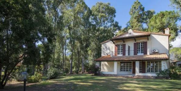 Is Morus Relais - 54