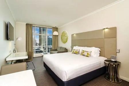 Clarion Suites Gateway - 96