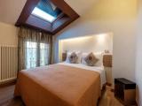 Calla, Dalia & Rosa room