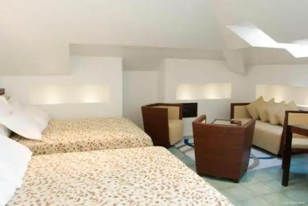 Club House - 121