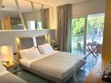 Classic Triple room with partial sea view