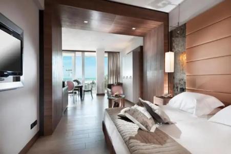 Waldorf Suite - 75