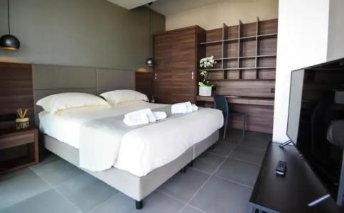 Waldorf Suite - 47