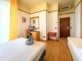 Quadruple room with sea view