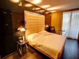1 Bedroom Executive Double room with mountain view