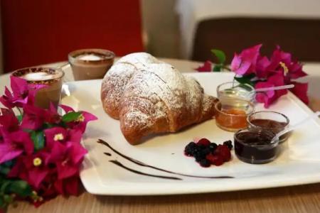 Colonne - Alihotels - 66