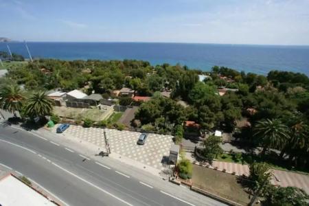 Bobby Executive - 69