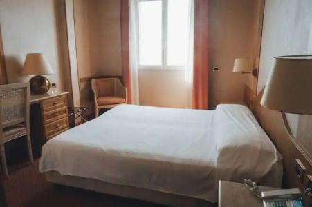 Bobby Executive - 65