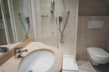 Bobby Executive - 41