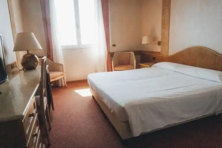 Bobby Executive - 55