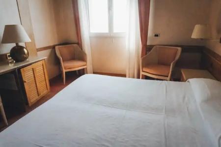 Bobby Executive - 52