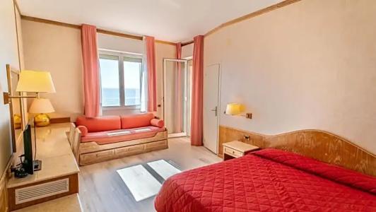 Bobby Executive - 31