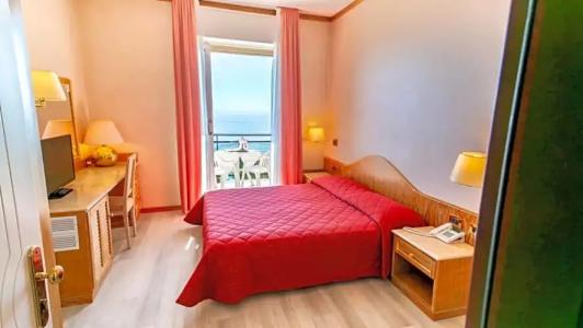 Bobby Executive - 34