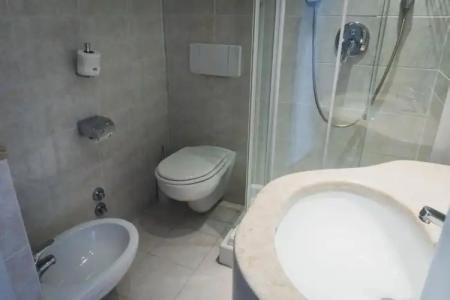 Bobby Executive - 42