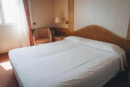 Bobby Executive - 80