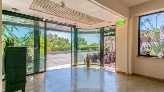 Bobby Executive - 14