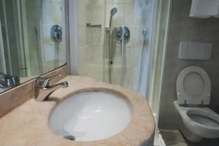 Bobby Executive - 46