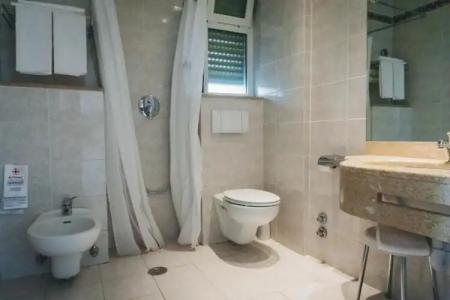 Bobby Executive - 48