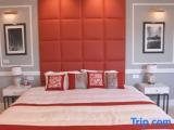 Deluxe Suite with partial sea view