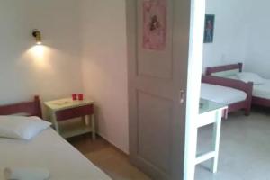 Mayorka Studios, Skopelos Town