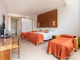 Superior Quadruple room with city view