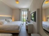 Deluxe room with balcony and with partial view