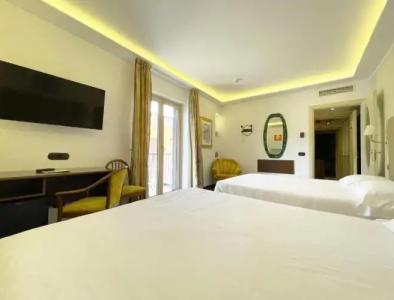 Central Wellness - 80