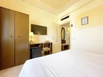 Central Wellness - 205