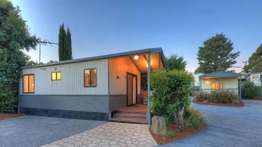 Airport Tourist Village Melbourne - 134