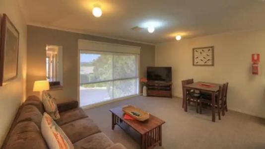 Airport Tourist Village Melbourne - 99