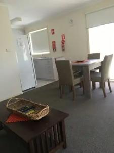 Airport Tourist Village Melbourne - 95