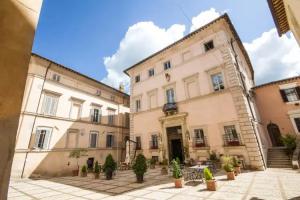 Trevi - Hotels