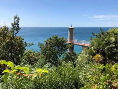 Riviera & Maximilian's - 16