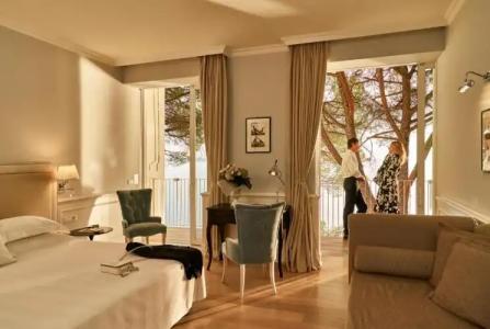 Riviera & Maximilian's - 50