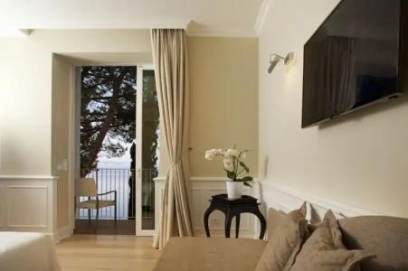 Riviera & Maximilian's - 48