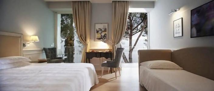 Riviera & Maximilian's - 39