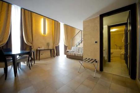 Best Western Crystal Palace - 77