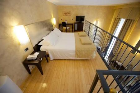 Best Western Crystal Palace - 72