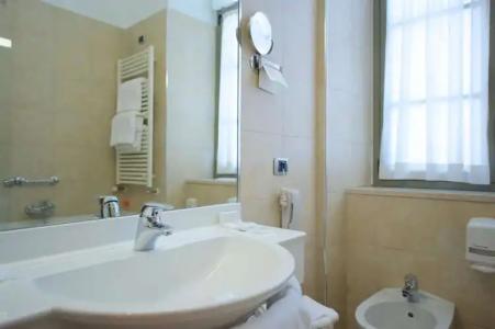 Best Western Crystal Palace - 35