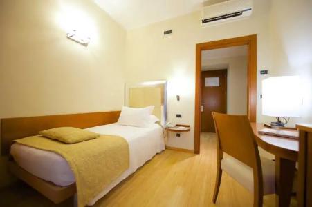 Best Western Crystal Palace - 31