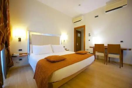 Best Western Crystal Palace - 12