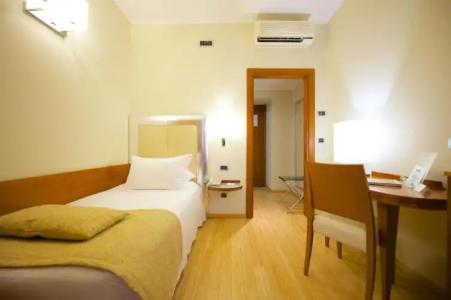 Best Western Crystal Palace - 40