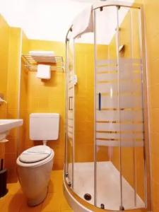 Green Class Astoria - 59