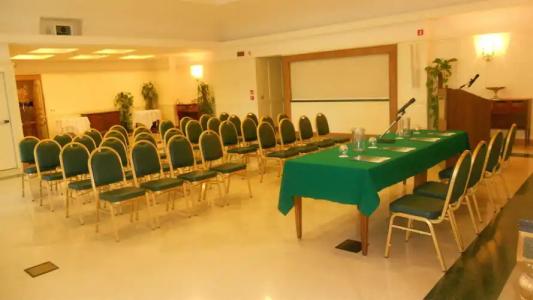 Ambassador Palace - 13