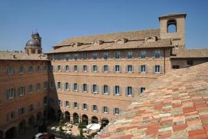 Albergo San Domenico, Urbino