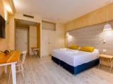 Superior Triple room with partial sea view