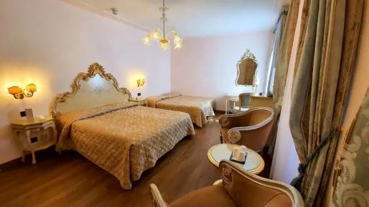 Carlton On The Grand Canal - 46